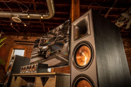Klipsch speaker system with tv in living room