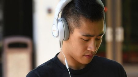 Description image for Klipsch REFOVEREAR Over the Ear Headphone BLACK