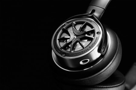 Description image for 1MORE Triple Over-Ear Headphone with Ceramic Tweeter and Bass Reflector GOLD