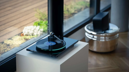 Description image for Pro-Ject T2 W Wi-Fi Streaming Turntable Belt Drive Network Vinyl Deck (Rainier) BLACK