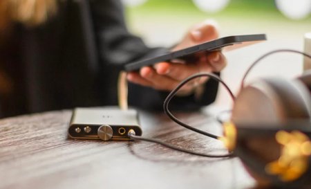 Description image for iFi Audio Hip Dac 3 Portable Hi-Res DAC/Headphone Amp TITANIUM