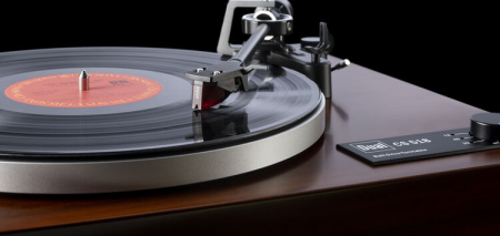 Dual CS 518 Manual Three-Speed Turntable Walnut