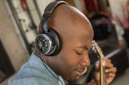Description image for 1MORE Triple Over-Ear Headphone with Ceramic Tweeter and Bass Reflector GOLD