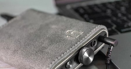 Description image for iFi Audio Hip Dac 3 Portable Hi-Res DAC/Headphone Amp TITANIUM