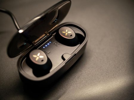 Description image for Klipsch S1 True Wireless In-Ear Earbuds with Case BLACK