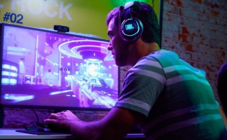 Description image for JBL QUANTUM 800 2.4Ghz Wireless Over-ear Wired Gaming Headset w/ RGB Lighting BLACK