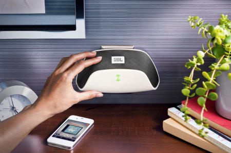 Description image for JBL Soundfly Airplay plug-in speaker